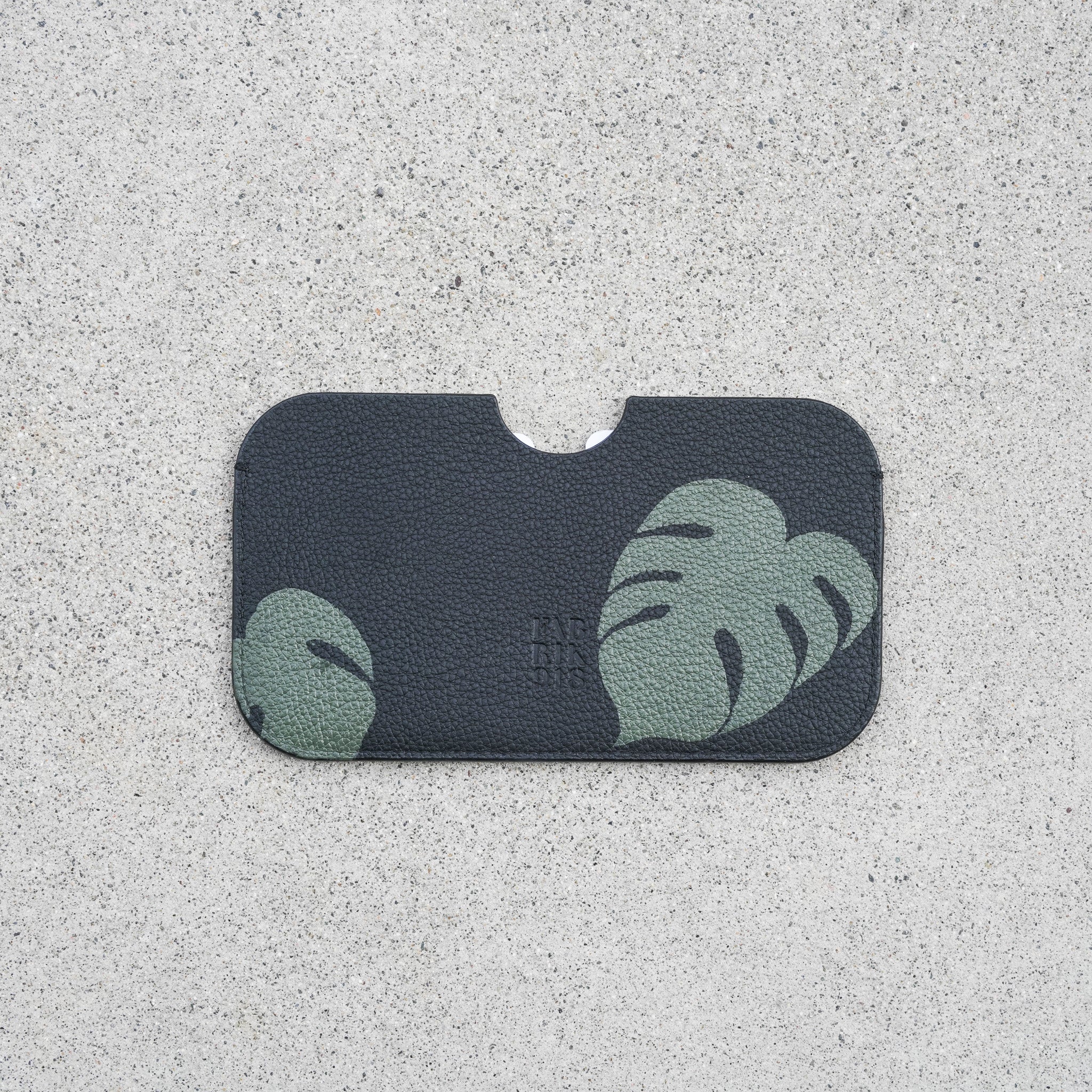 The 001 ml -Minimalist Cardholder