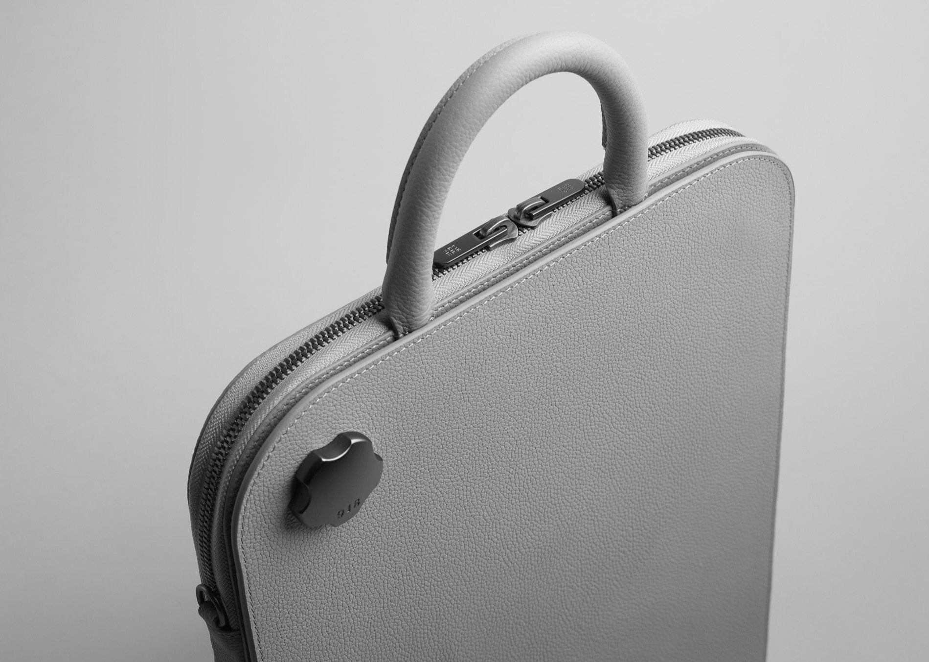 The 5L - Sleeve - Unisex Slim Laptop Bag - Fabrik918