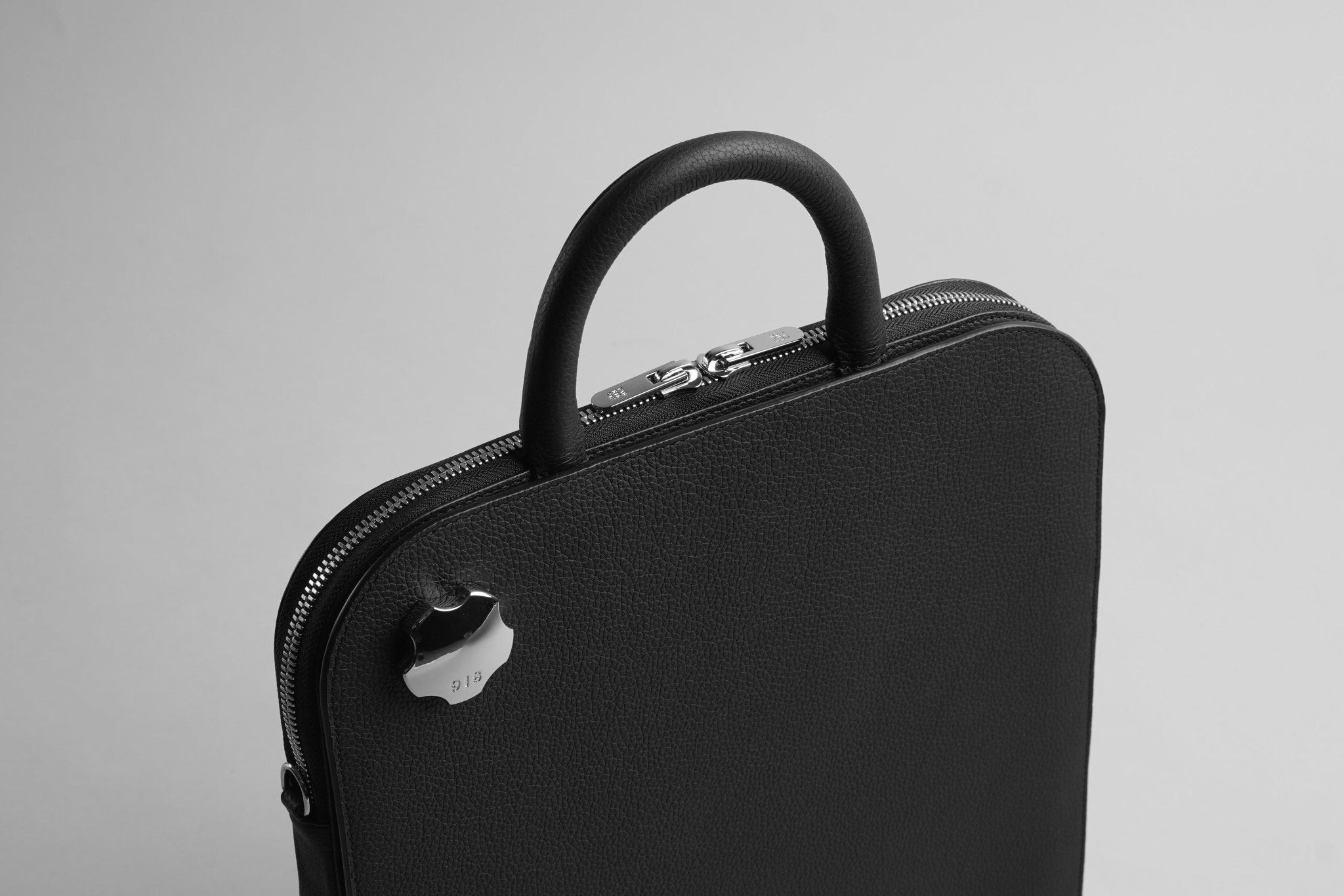 The 5L - Sleeve - Unisex Slim Laptop Bag - Fabrik918