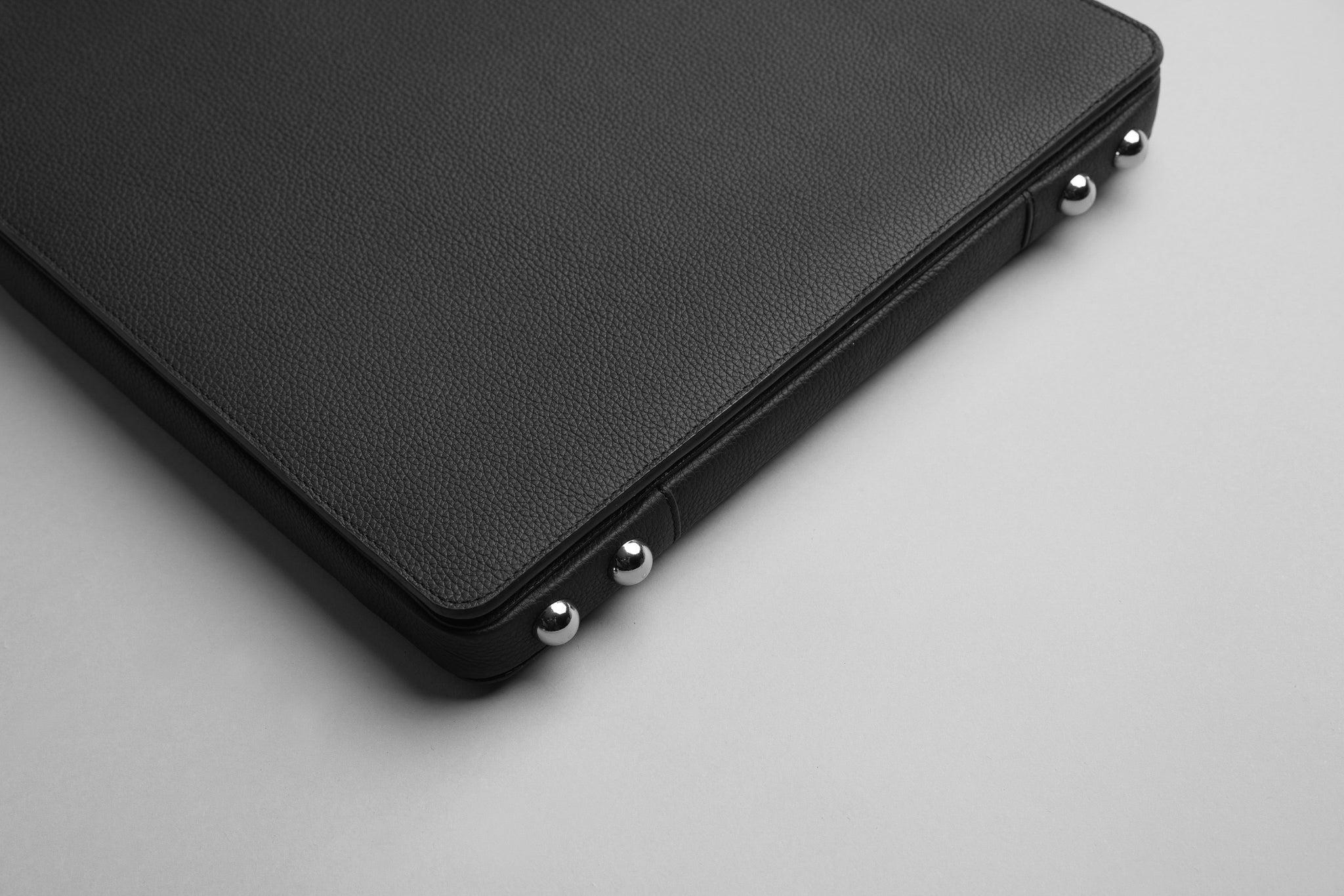 The 5L - Sleeve - Unisex Slim Laptop Bag - Fabrik918
